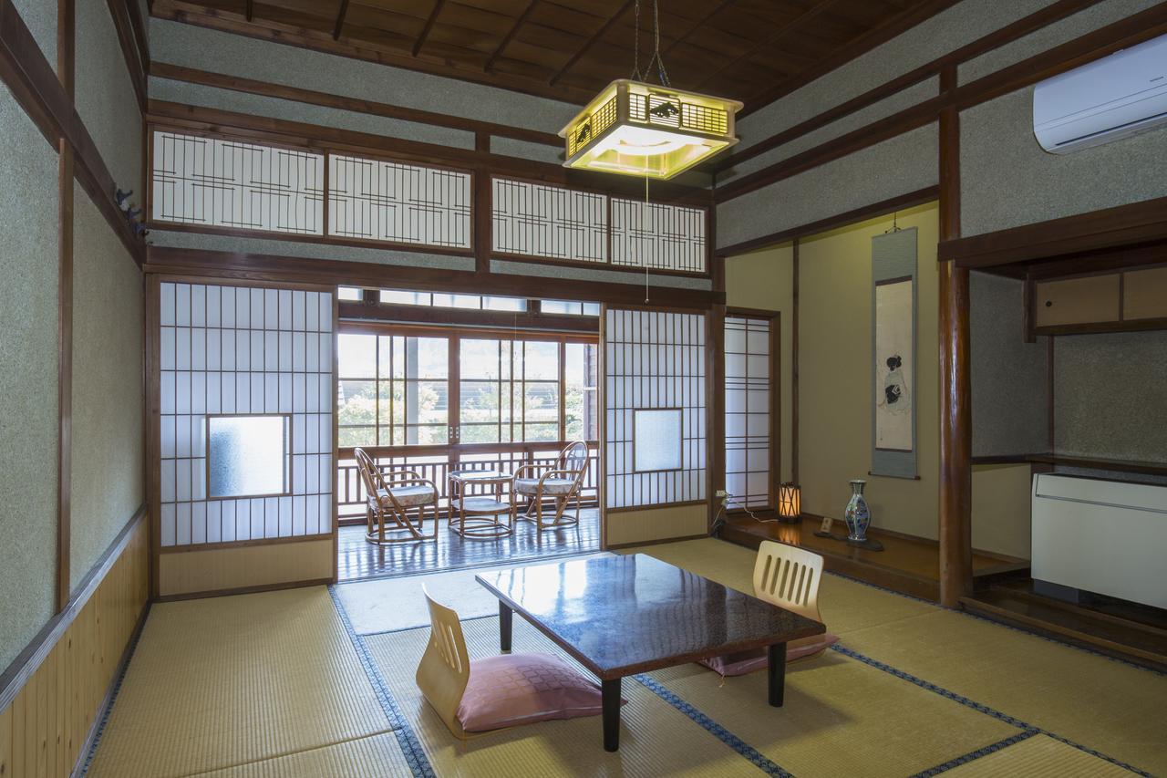 Hitoyoshi Ryokan Esterno foto